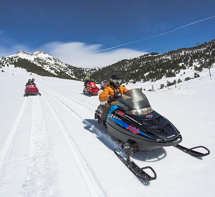 Activité sportive en Andorre Excursion en scooters des neiges